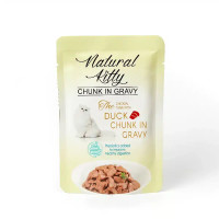 Влажный корм для котов Natural Kitty в виде кусочков курицы и тунца с уткой и печенью в соусе, 85 г